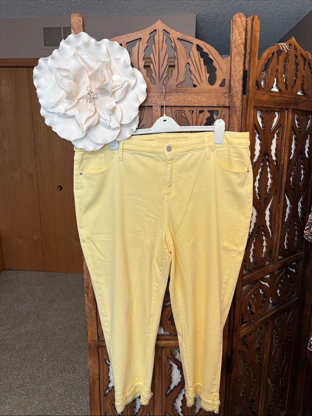 Chico's Pale Yellow Cropped Fray Hem Jeans
